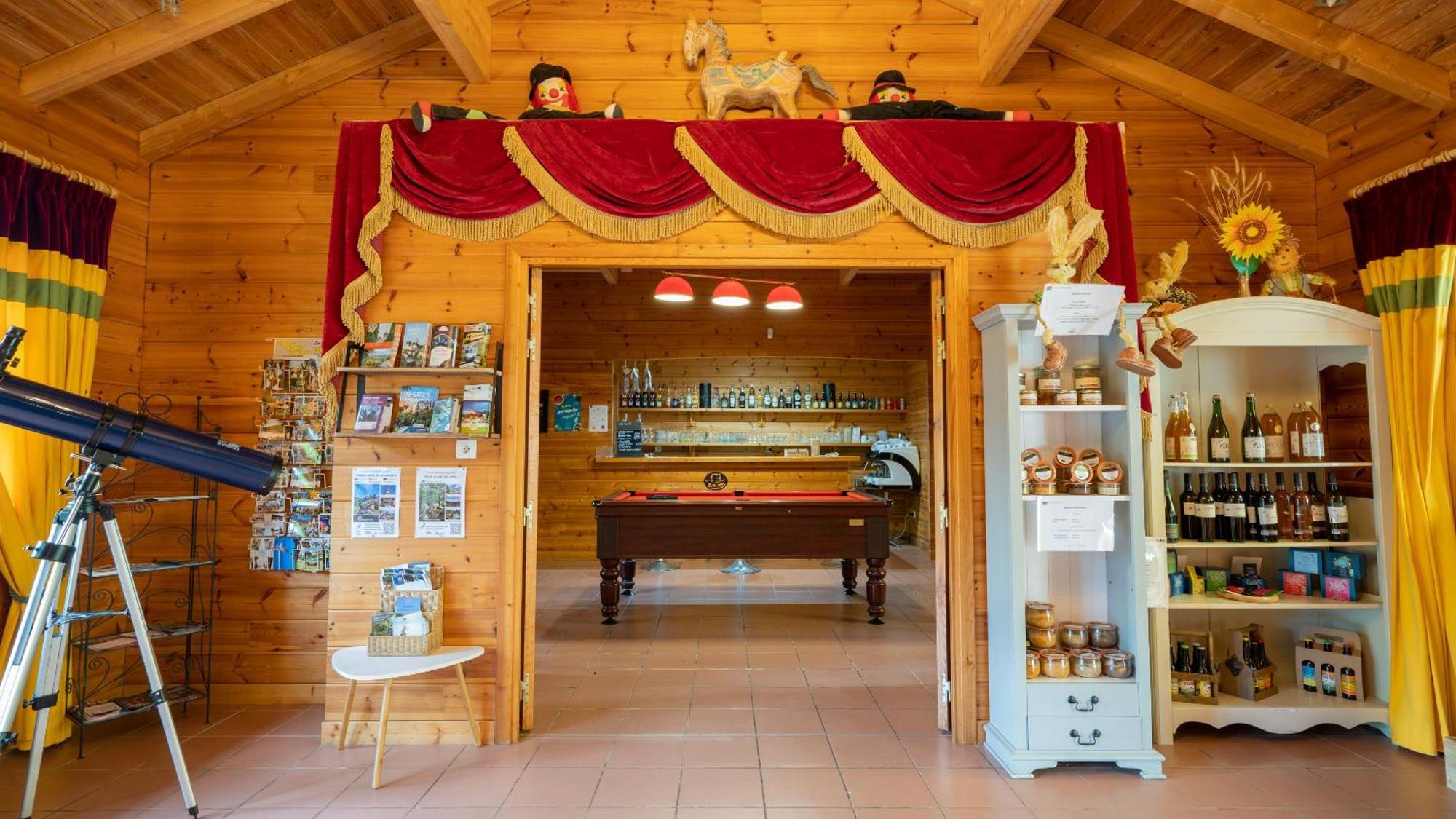Le Village Des Monedieres Chamberet Экстерьер фото