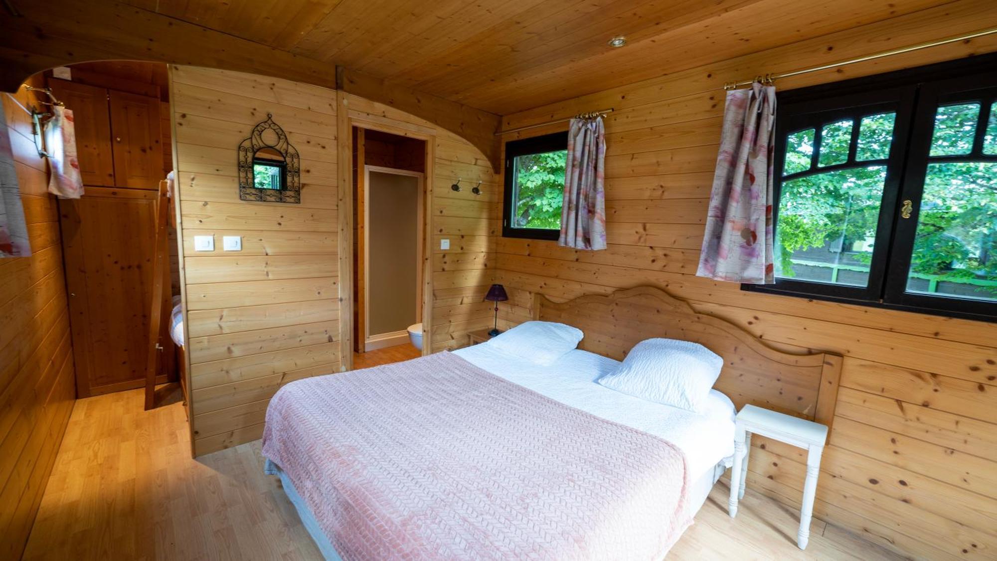 Le Village Des Monedieres Chamberet Экстерьер фото